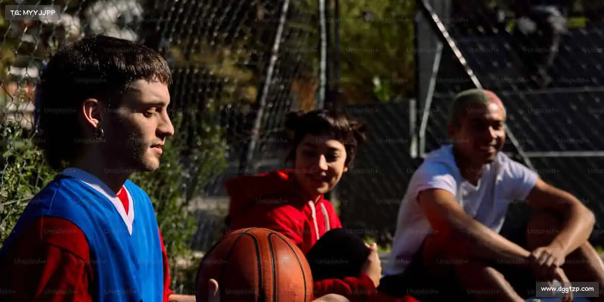 <strong>bevictor伟德官网</strong>🎾挥动球拍，追逐热爱 —— 每一次击球，都是对生活的全力以赴！